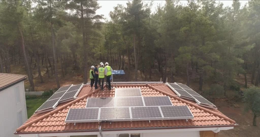 Evde Güneş Enerjisi Kullanımı: Elektrik Faturasına Veda Edin