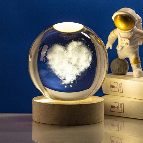 Ahşap Altlıklı Kalp Tasarımlı Cam Küre USB'li 