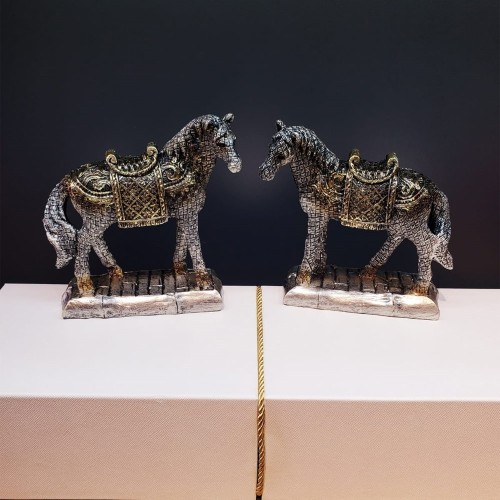  Dekoratif At Biblosu