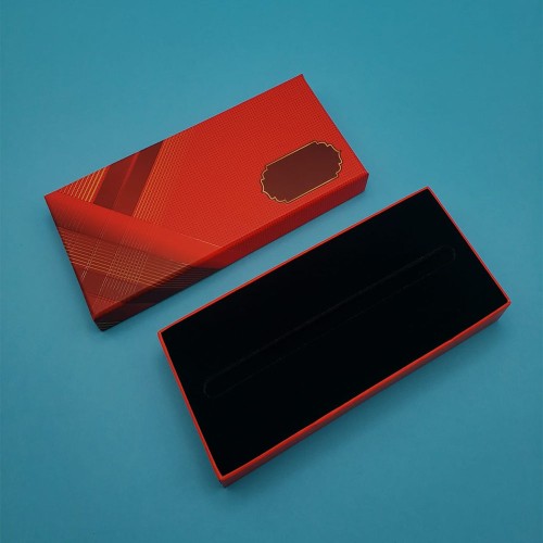 Kırmızı Kalem Kutusu 