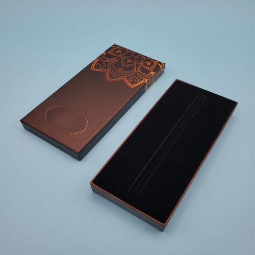 Mandala desenli kalem kutusu