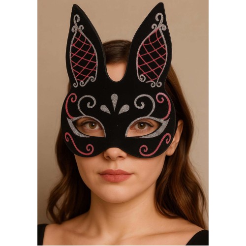 Siyah Renk Kırmızı Beyaz Simli Siyah Süet Kaplama Tavşan Maskesi 18x16 cm