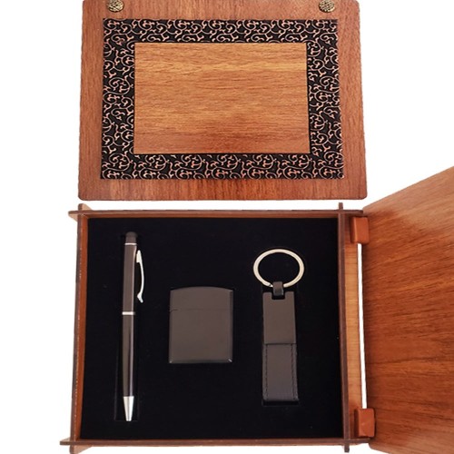  Ahşap Kutulu Siyah Kalem Anahtarlık ve Mat Çakmak Seti