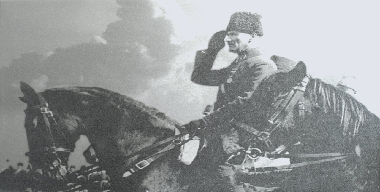 300X600 BASKOMUTAN ATATURK