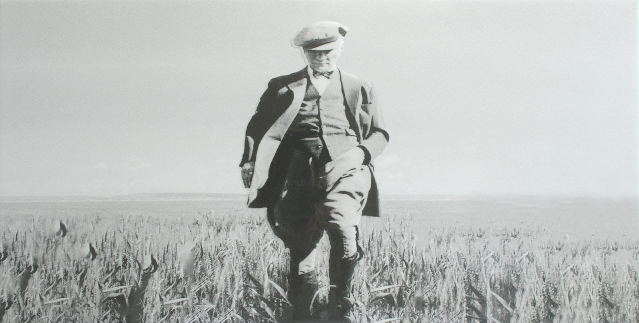 300X600 ATATURK MEMLEKET SEVDASI